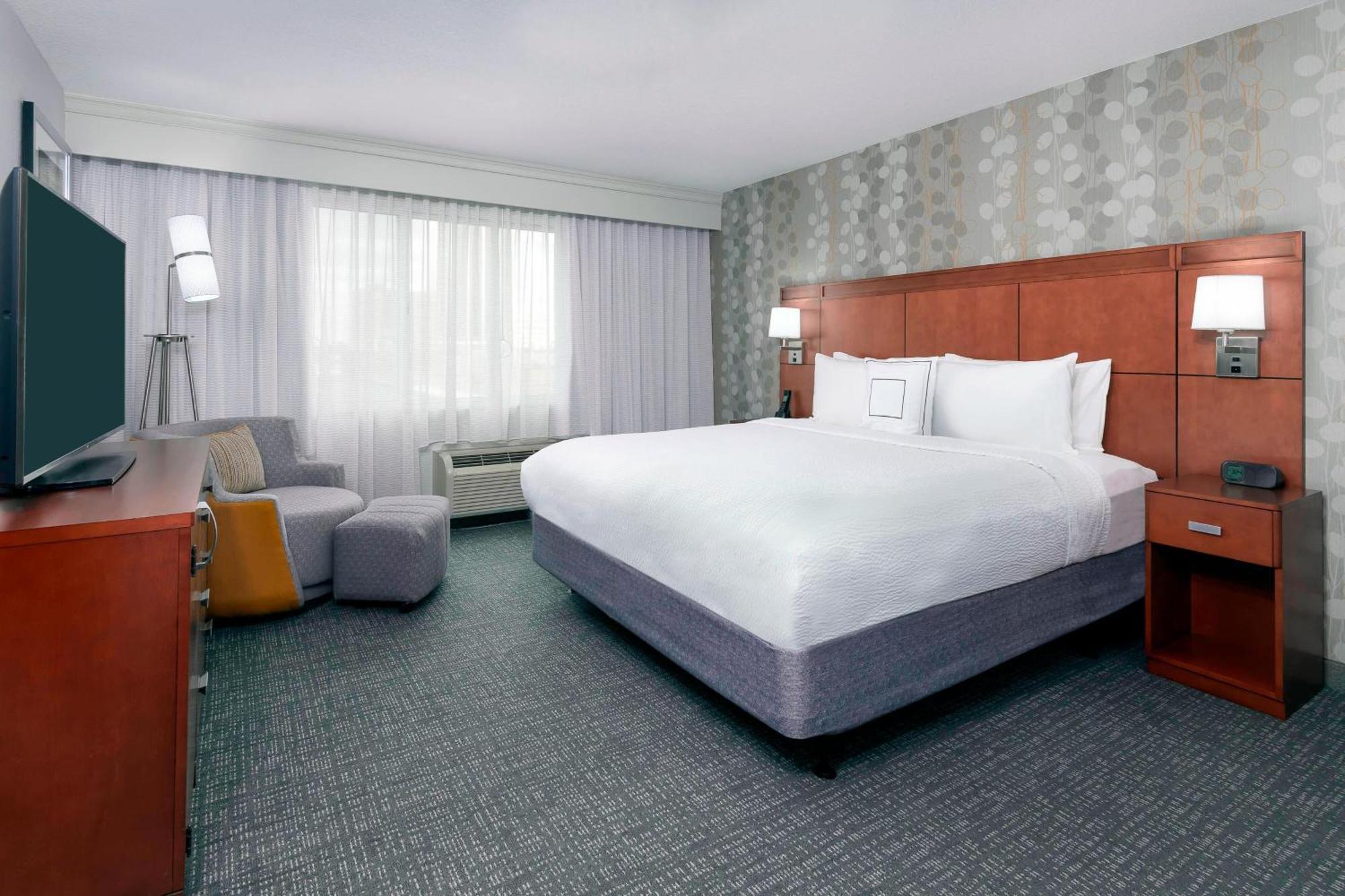 Courtyard Fort Wayne Downtown At Grand Wayne Convention Center Ngoại thất bức ảnh