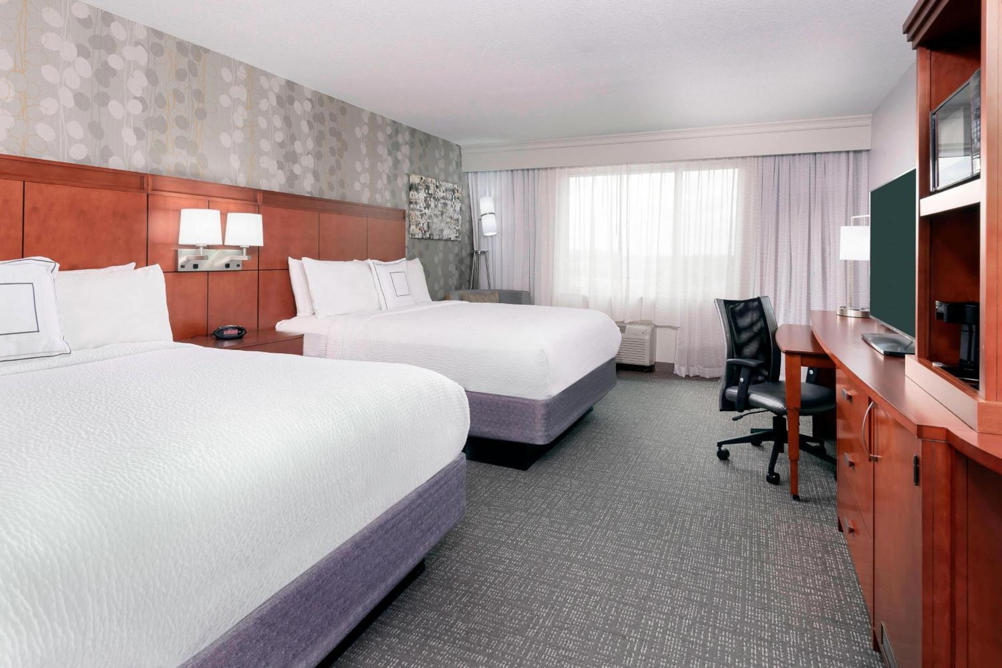 Courtyard Fort Wayne Downtown At Grand Wayne Convention Center Ngoại thất bức ảnh