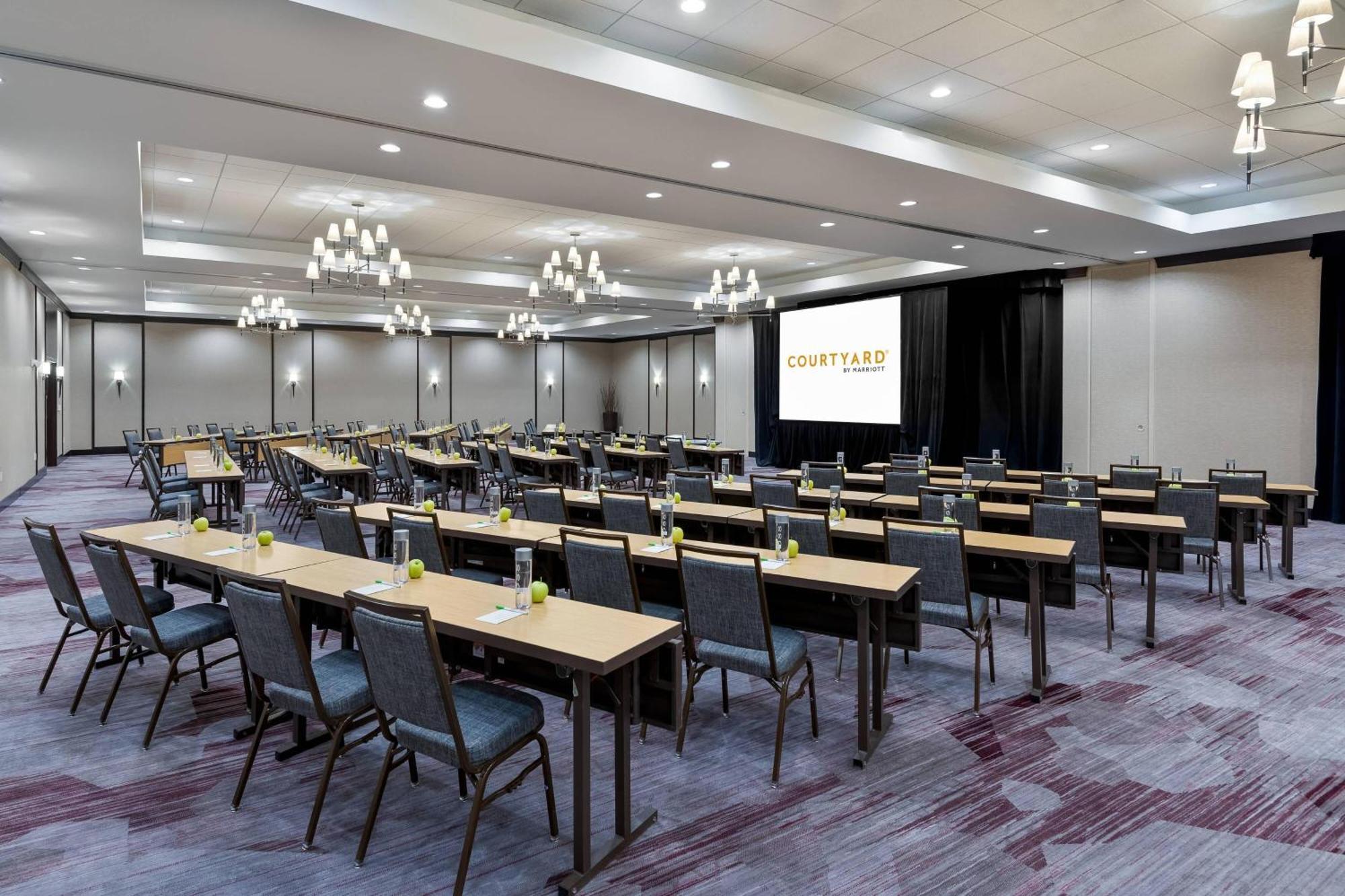 Courtyard Fort Wayne Downtown At Grand Wayne Convention Center Ngoại thất bức ảnh