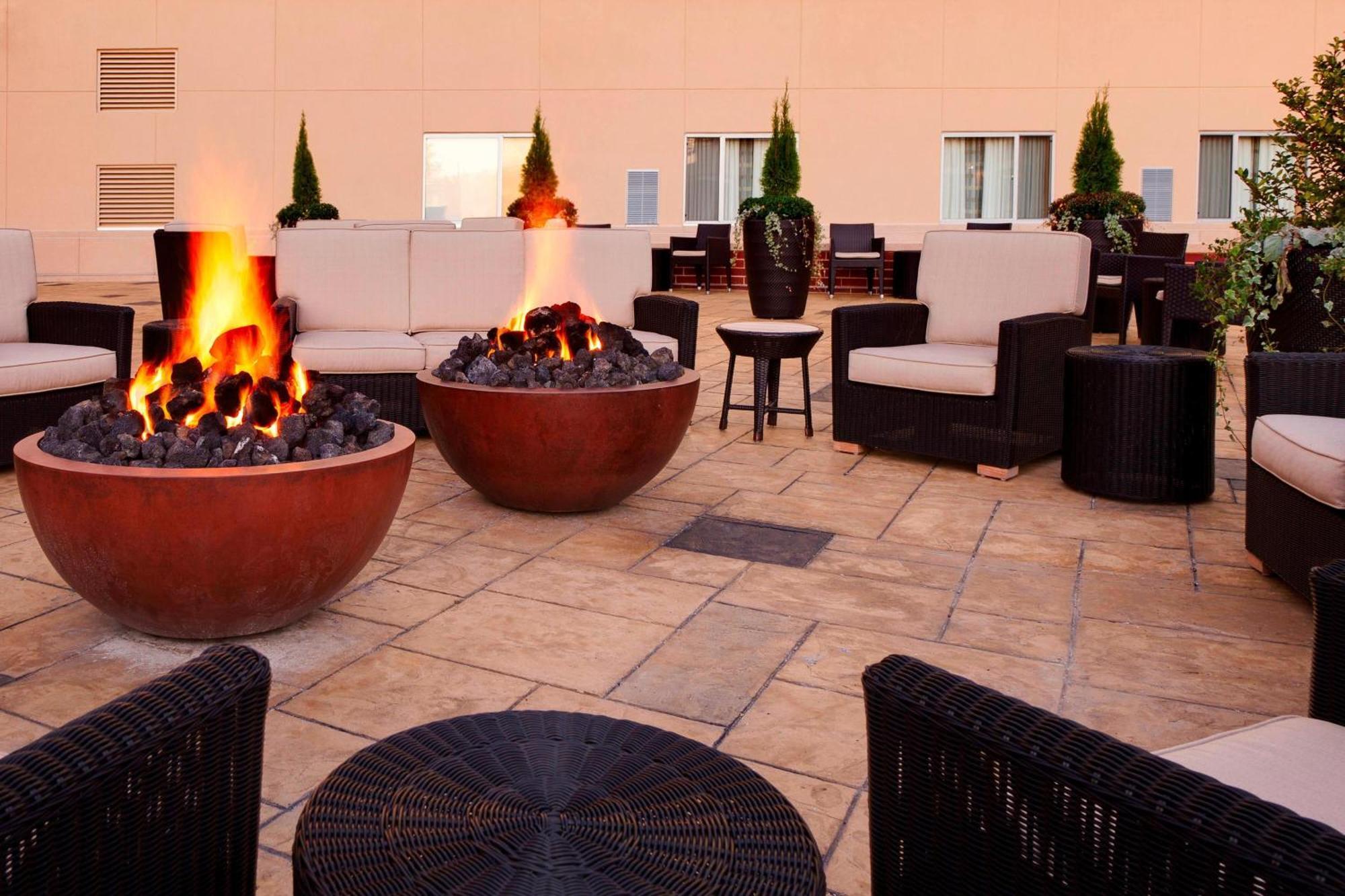 Courtyard Fort Wayne Downtown At Grand Wayne Convention Center Ngoại thất bức ảnh