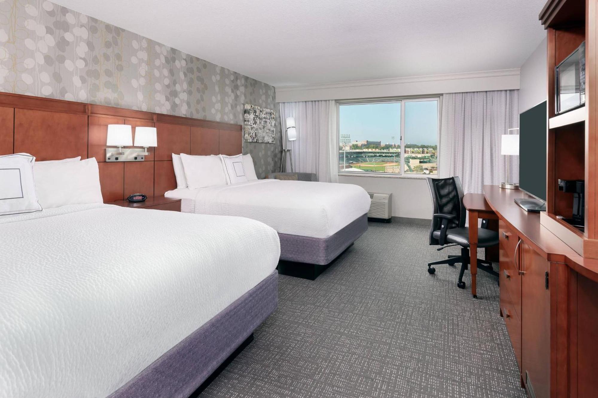 Courtyard Fort Wayne Downtown At Grand Wayne Convention Center Ngoại thất bức ảnh