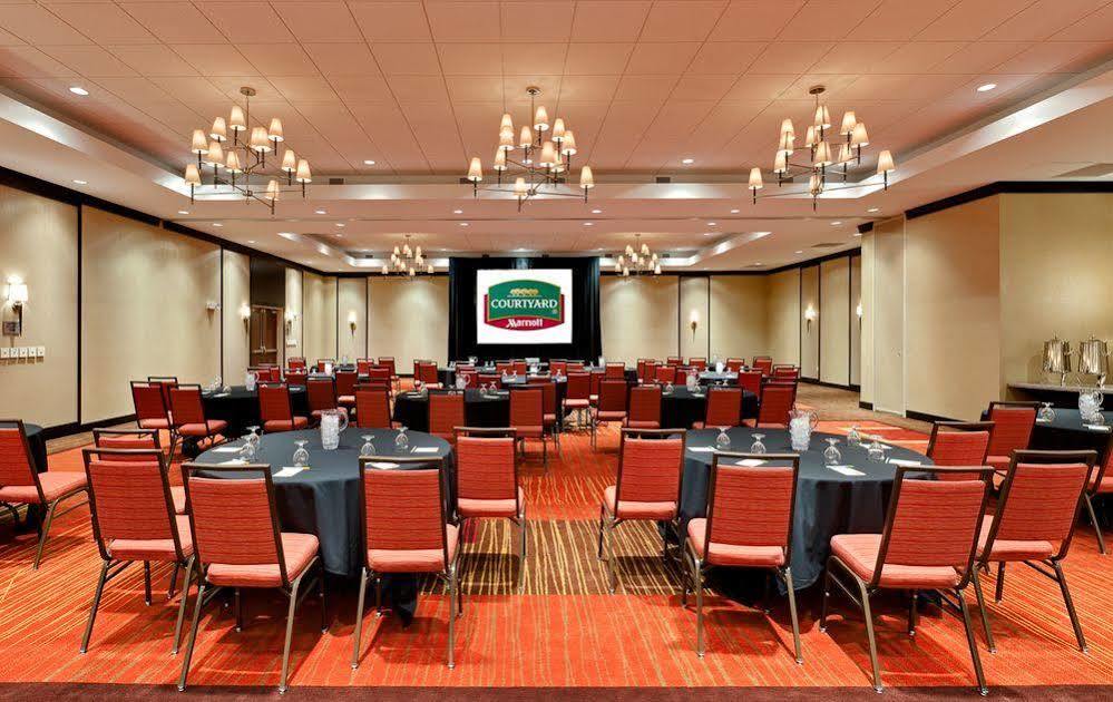 Courtyard Fort Wayne Downtown At Grand Wayne Convention Center Ngoại thất bức ảnh