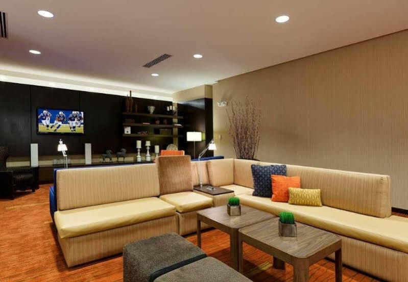 Courtyard Fort Wayne Downtown At Grand Wayne Convention Center Ngoại thất bức ảnh